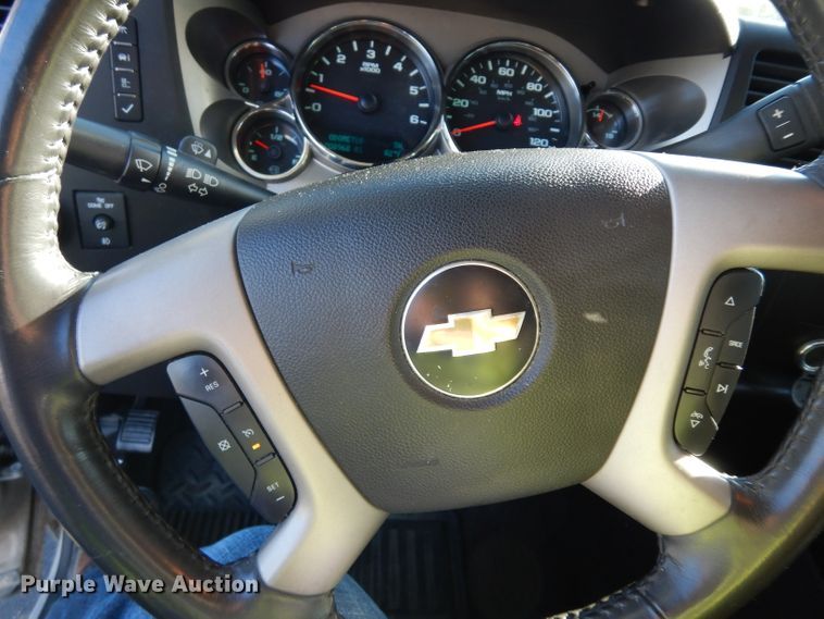 image for item DF4042 2011 Chevrolet Silverado 1500  Crew Cab pickup truck