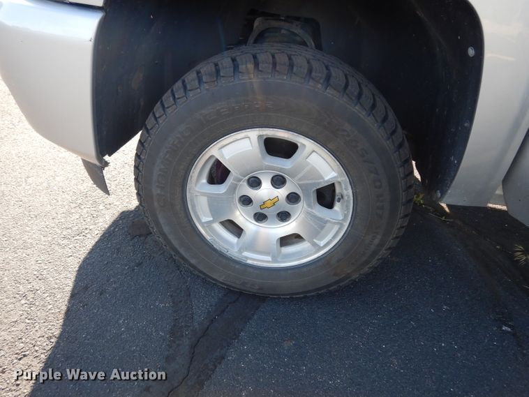 image for item DF4042 2011 Chevrolet Silverado 1500  Crew Cab pickup truck