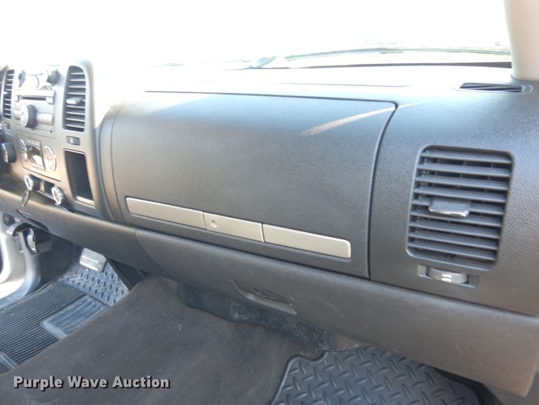 image for item DF4042 2011 Chevrolet Silverado 1500  Crew Cab pickup truck