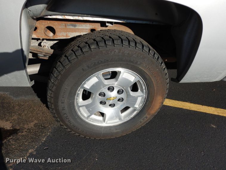 image for item DF4042 2011 Chevrolet Silverado 1500  Crew Cab pickup truck