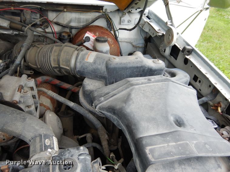 image for item DF4057 1995 Ford F350 XL  flatbed pickup truck