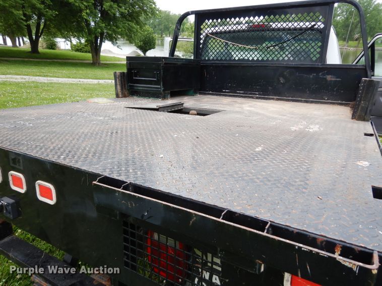 image for item DF4057 1995 Ford F350 XL  flatbed pickup truck