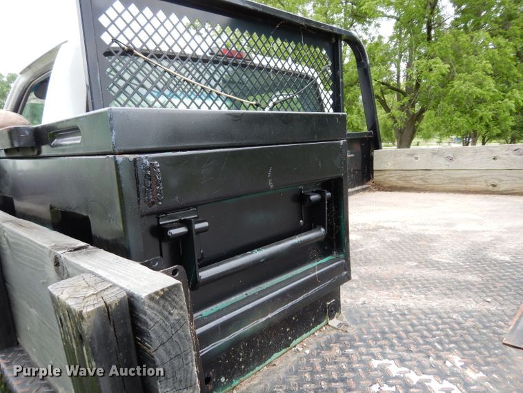 image for item DF4057 1995 Ford F350 XL  flatbed pickup truck