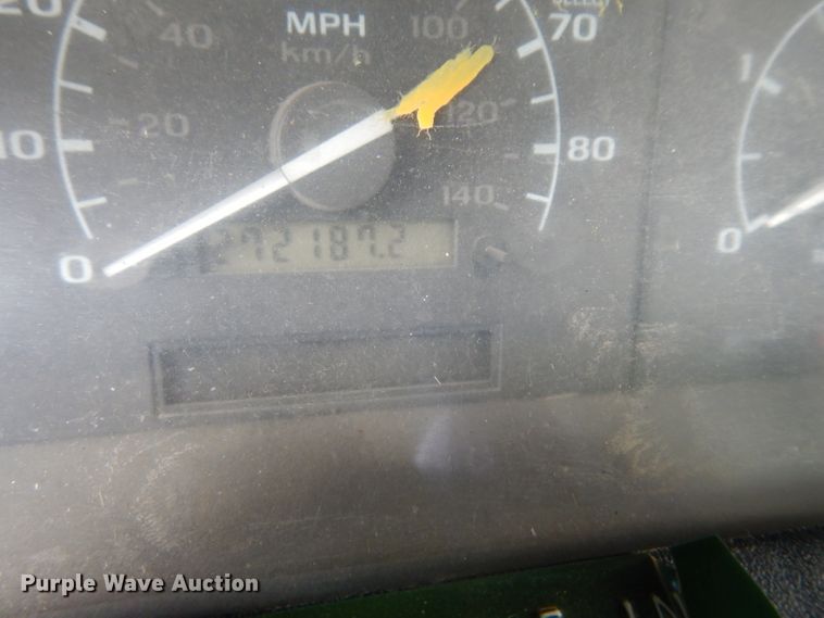 image for item DF4057 1995 Ford F350 XL  flatbed pickup truck