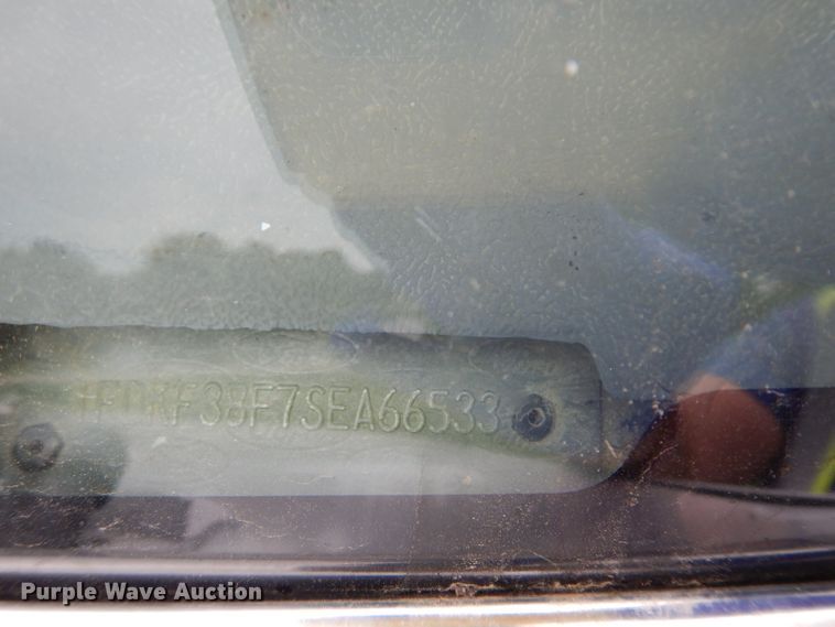 image for item DF4057 1995 Ford F350 XL  flatbed pickup truck