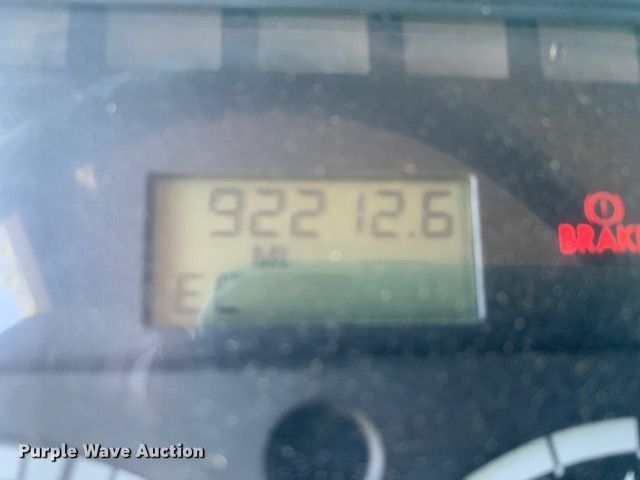 image for item DF5368 2001 Freightliner FL70  flatbed truck