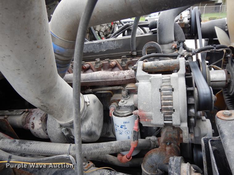 image for item DF5368 2001 Freightliner FL70  flatbed truck