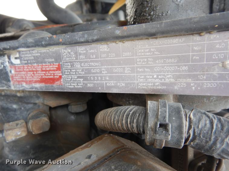 image for item DF5368 2001 Freightliner FL70  flatbed truck