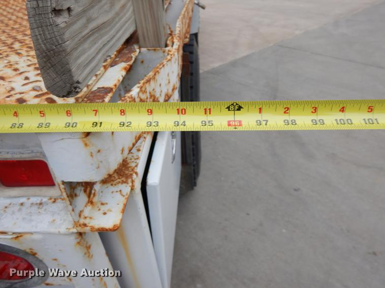 image for item DF5368 2001 Freightliner FL70  flatbed truck