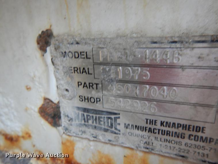 image for item DF5368 2001 Freightliner FL70  flatbed truck