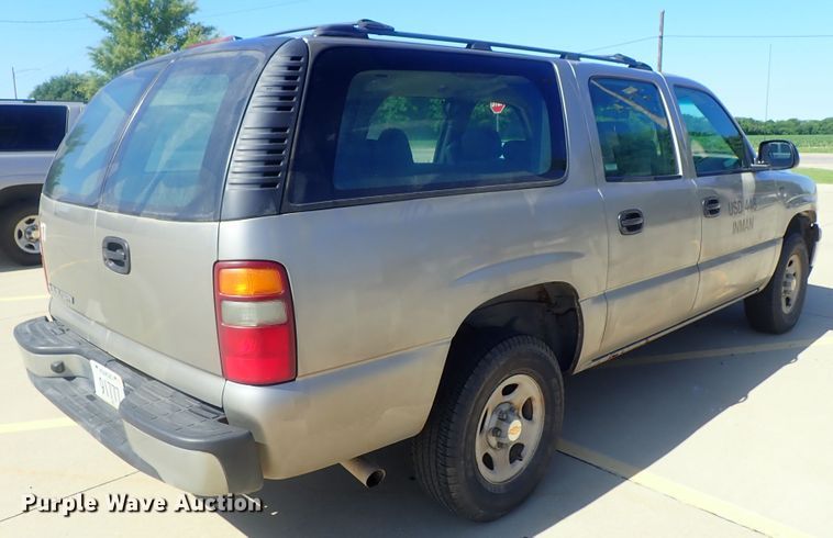 image for item DG2173 2002 Chevrolet Suburban 1500  SUV