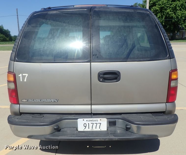 image for item DG2173 2002 Chevrolet Suburban 1500  SUV