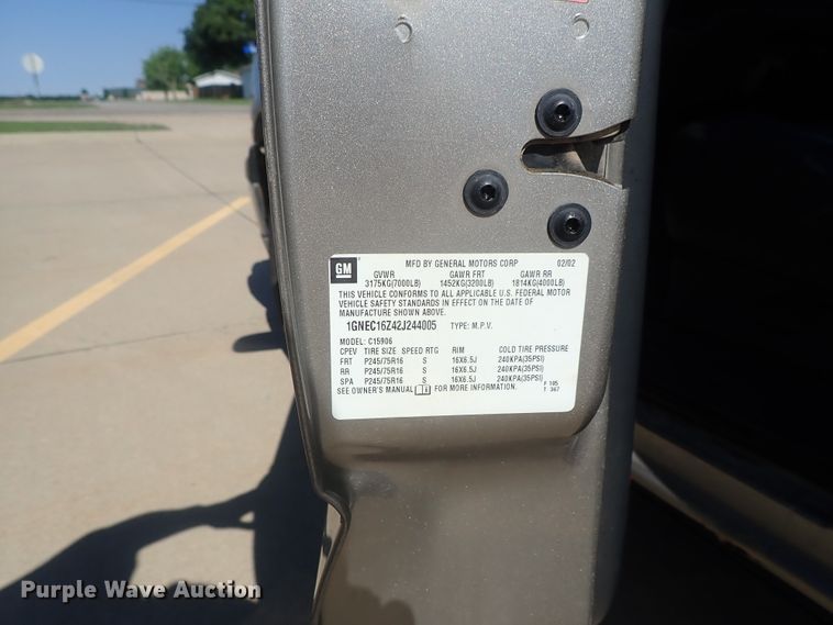 image for item DG2173 2002 Chevrolet Suburban 1500  SUV