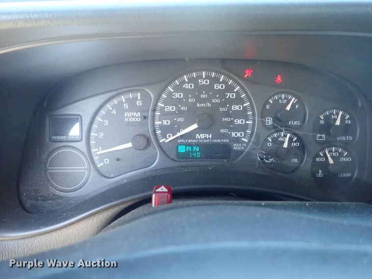 image for item DG2173 2002 Chevrolet Suburban 1500  SUV