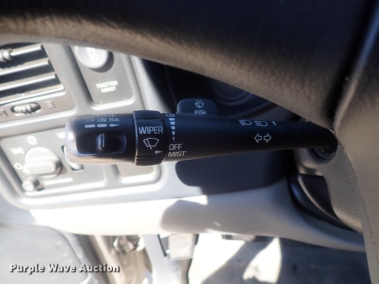 image for item DG2173 2002 Chevrolet Suburban 1500  SUV