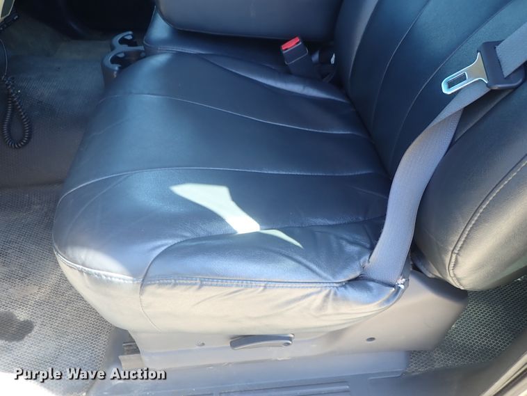 image for item DG2173 2002 Chevrolet Suburban 1500  SUV