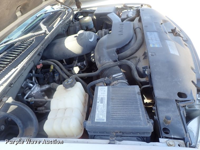 image for item DG2173 2002 Chevrolet Suburban 1500  SUV