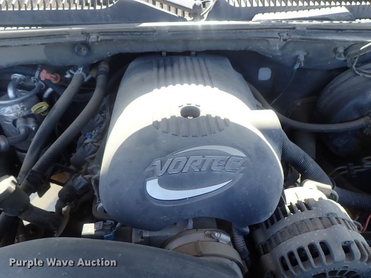 image for item DG2173 2002 Chevrolet Suburban 1500  SUV