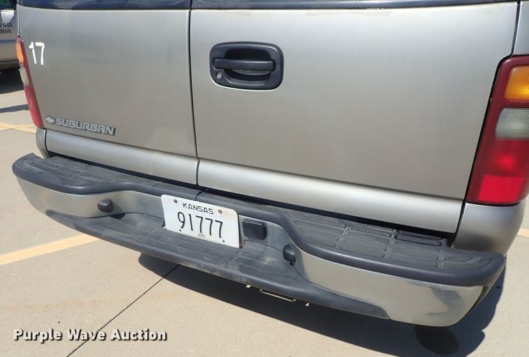 image for item DG2173 2002 Chevrolet Suburban 1500  SUV