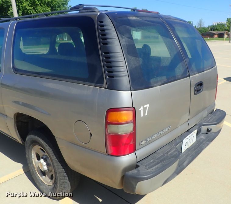 image for item DG2173 2002 Chevrolet Suburban 1500  SUV