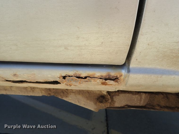 image for item DG2173 2002 Chevrolet Suburban 1500  SUV