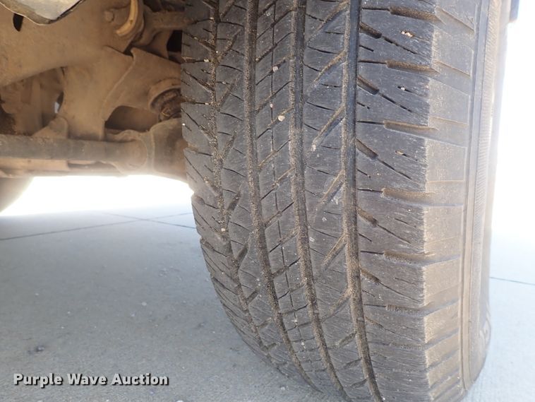 image for item DG2173 2002 Chevrolet Suburban 1500  SUV