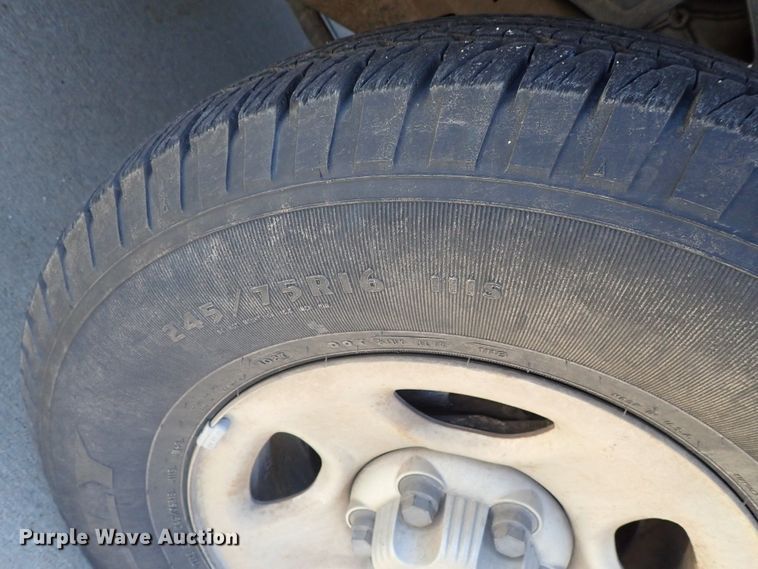 image for item DG2173 2002 Chevrolet Suburban 1500  SUV