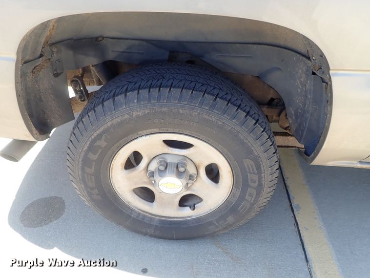 image for item DG2173 2002 Chevrolet Suburban 1500  SUV