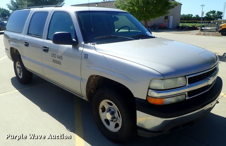 image for item DG2174 2004 Chevrolet Suburban 1500  SUV