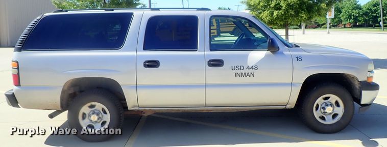 image for item DG2174 2004 Chevrolet Suburban 1500  SUV