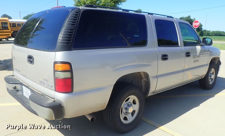 image for item DG2174 2004 Chevrolet Suburban 1500  SUV