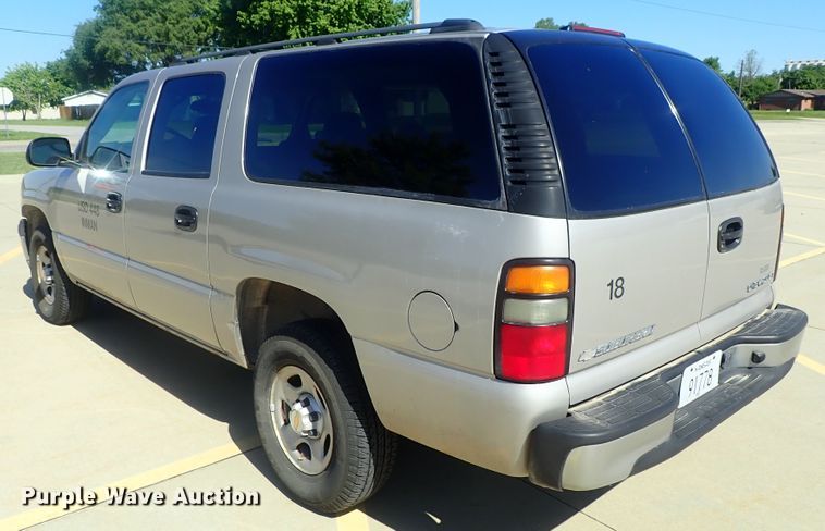 image for item DG2174 2004 Chevrolet Suburban 1500  SUV