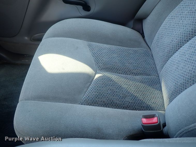 image for item DG2174 2004 Chevrolet Suburban 1500  SUV