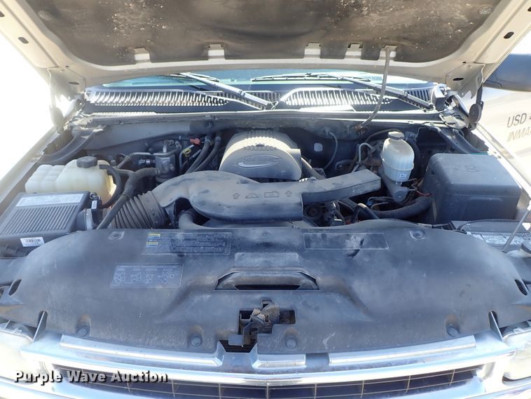 image for item DG2174 2004 Chevrolet Suburban 1500  SUV