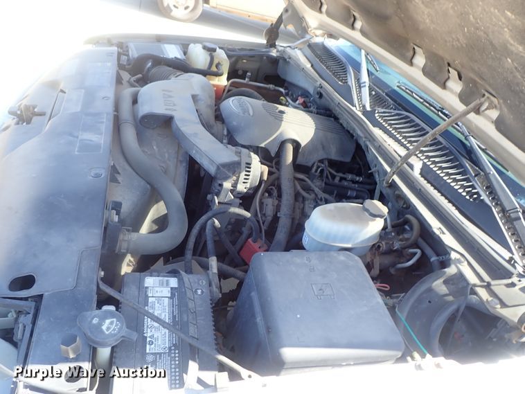 image for item DG2174 2004 Chevrolet Suburban 1500  SUV