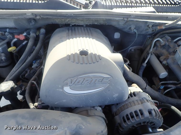 image for item DG2174 2004 Chevrolet Suburban 1500  SUV