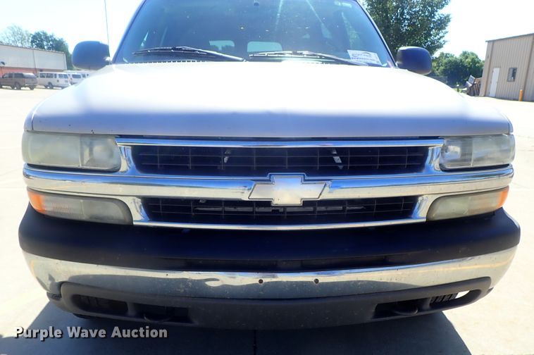 image for item DG2174 2004 Chevrolet Suburban 1500  SUV