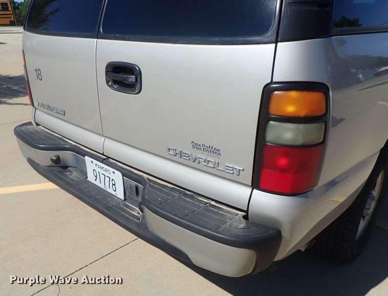 image for item DG2174 2004 Chevrolet Suburban 1500  SUV
