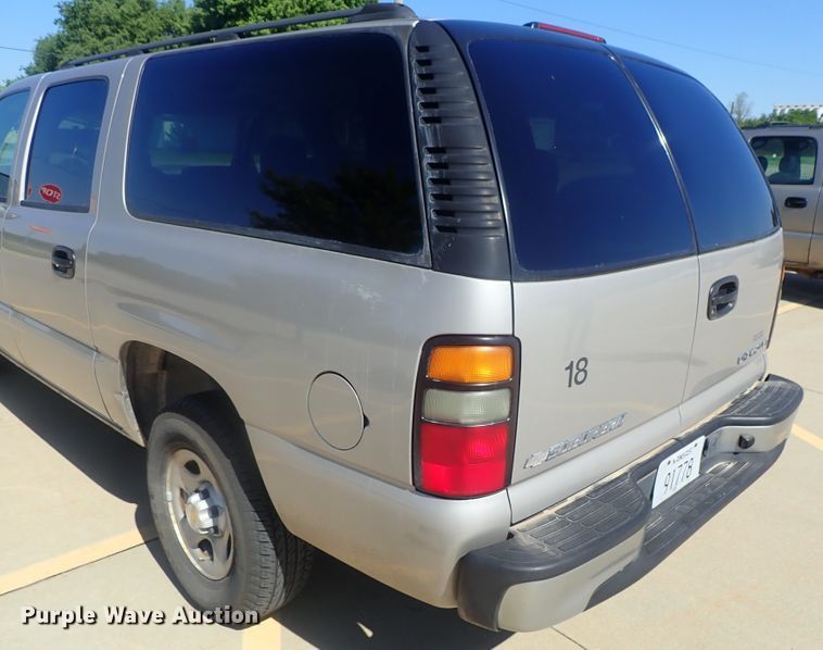 image for item DG2174 2004 Chevrolet Suburban 1500  SUV