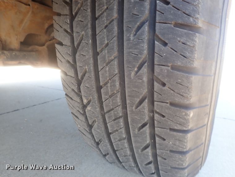 image for item DG2174 2004 Chevrolet Suburban 1500  SUV