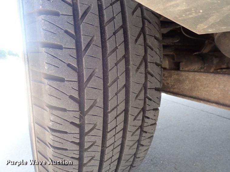 image for item DG2174 2004 Chevrolet Suburban 1500  SUV