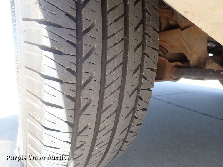 image for item DG2174 2004 Chevrolet Suburban 1500  SUV