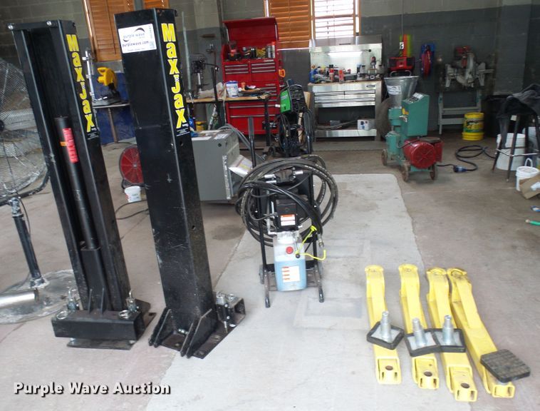 image for item DG5697 Maxjax Mfg. automotive lift