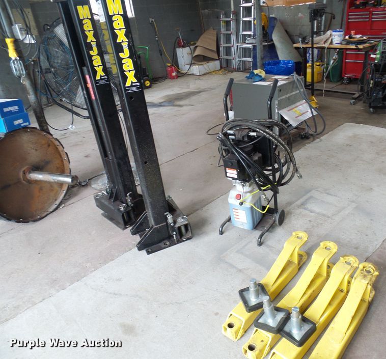 image for item DG5697 Maxjax Mfg. automotive lift