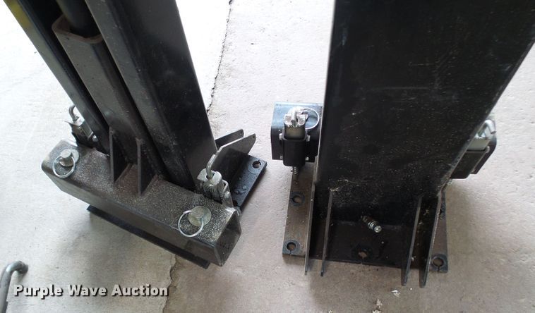 image for item DG5697 Maxjax Mfg. automotive lift