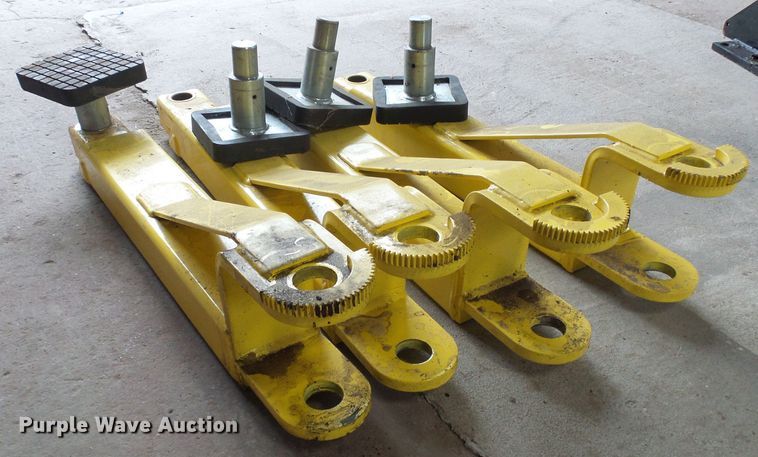 image for item DG5697 Maxjax Mfg. automotive lift