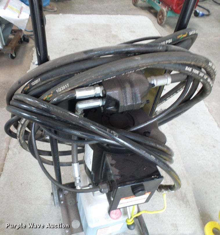 image for item DG5697 Maxjax Mfg. automotive lift