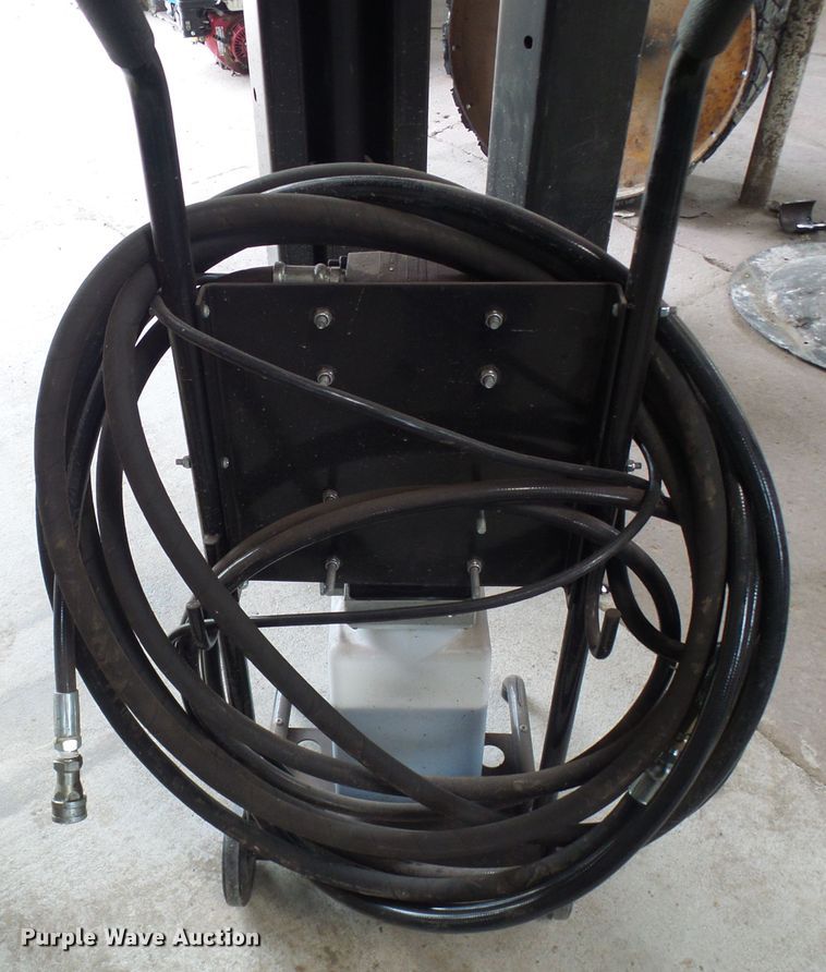 image for item DG5697 Maxjax Mfg. automotive lift