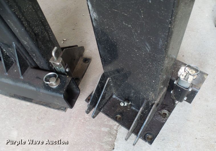 image for item DG5697 Maxjax Mfg. automotive lift