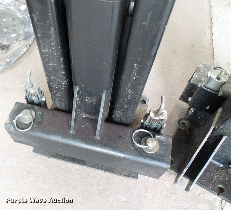 image for item DG5697 Maxjax Mfg. automotive lift